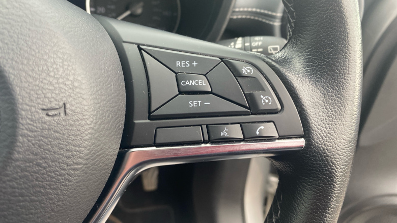 Nissan Juke 1.0 DiG-T 114 N-Connecta 5dr Petrol Hatchback